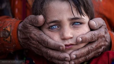 رسول بؤساء فلسطين.. حكايات مصور «العيون الملونة» في شوارع غزة