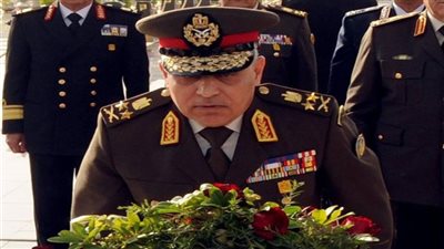 مصر لا تنسى شهداءها.. السيسي ينيب وزير الدفاع لوضع الزهور على النصب التذكاري.. الاحتفال بيوم البطل تقليد أصيل بالقوات المسلحة.. الفريق عبد المنعم رياض قدوة لكل الأجيال