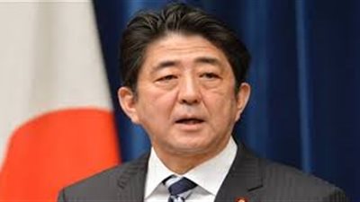 رئيس وزراء اليابان يلتقي بوتين على هامش منتدى 