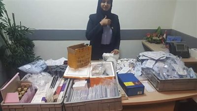 ضبط هواتف ومستحضرات تجميل بحوزة راكب بمطار القاهرة