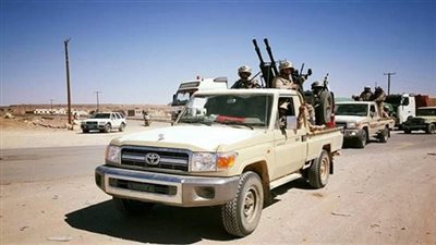 مدفعية الجيش اليمني تقصف معاقل للحوثيين غرب تعز