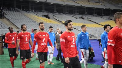 حافلتا الزمالك والأهلي تصلان برج العرب