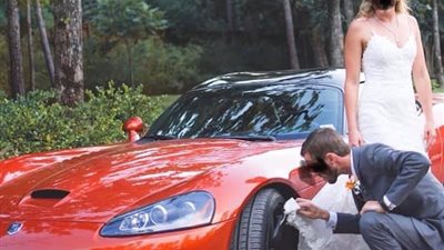 تصرف عريس مع عروسه ليلة زفافهما يغضب رواد 