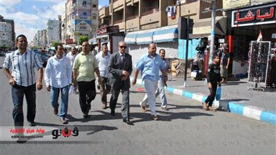 محافظ مطروح يسحب رخصة سيارة مرور أثناء جولته اليوم