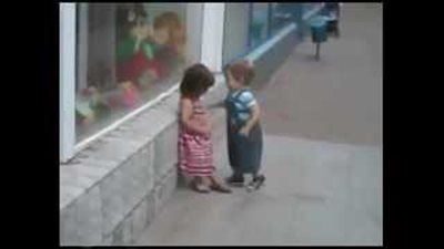 ساخرون.. بالفيديو.. محاولة اغتصاب طفلة في الطريق العام