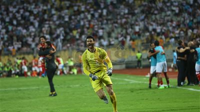 فرحة هيستيرية للشناوي بعد الهدف الثالث للأهلي في السوبر (صور)