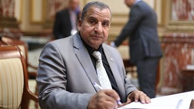 نائب عن السويس يقدم مذكرة لرئاسة الوزراء بسبب أزمة المستخلصين