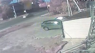 لقطات مروعة للحظة تعرض امرأة لحادث دهس مرتين متتاليتين (فيديو)