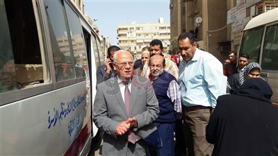 12 سيارة متنقلة للكشف على المواطنين ضد فيروس سي ببورسعيد (صور)