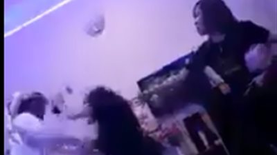 علقة ساخنة لثري خليجي من فتيات بتايلاند (فيديو)