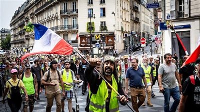 مواجهات في باريس والشرطة تعتقل 30 متظاهرا