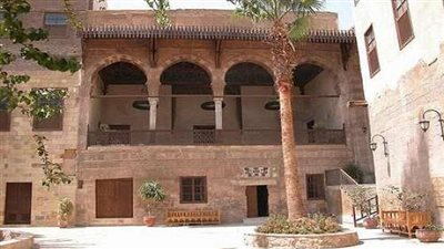 60 لوحة في معرض «إشراقات فنية» بقصر الأمير طاز