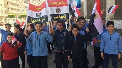 طلاب مدرسة الراعي الصالح يتبرعون لصندوق تحيا مصر ببورسعيد (صور)