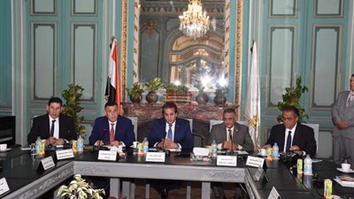 وزير التعليم العالي: قانون تنظيم الجامعات من أقوى التشريعات (صور)