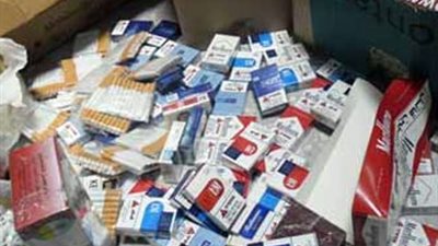 ضبط 4500 علبة سجائر مهربة جمركيا مع تاجر بالغردقة