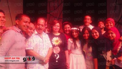 بالصور.. إلهام شاهين تشاهد 