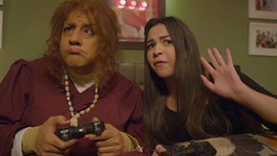 أطاطا تشكو لمأمور السجن سوء معاملة المسجونات لها