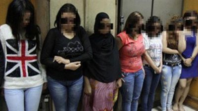 ضبط فنانة شهيرة تدير 4 شقق للدعارة في المعادي