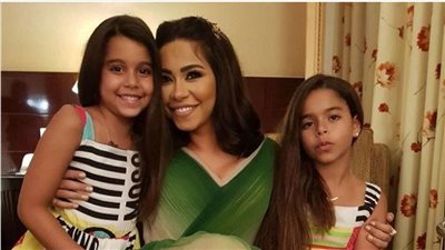 شيرين في اليوم العالمي للمرأة: «خليكي قوية محدش يقدر يكسرك»