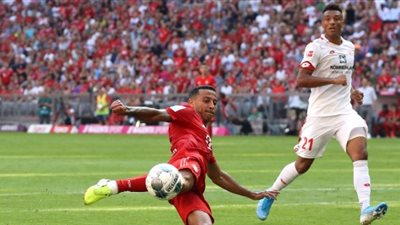 بايرن ميونيخ يهزم كولن برباعية في الدوري الألماني