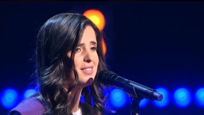 متسابقة مغربية تضع سميرة سعيد في موقف محرج بـ«The Voice»