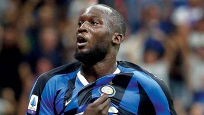 لوكاكو يحرز الهدف الثاني للإنتر في مرمى ميلان