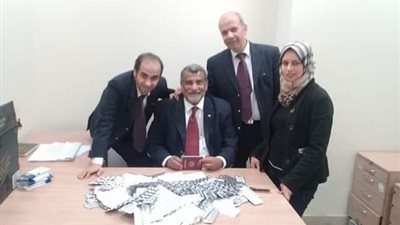إحباط تهريب أدوية إجهاض بحوزة راكبة يونانية بمطار القاهرة (صور)