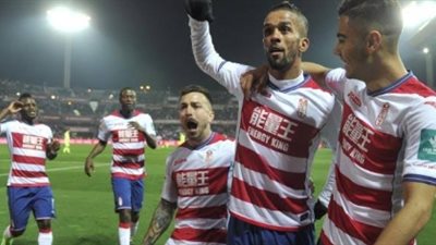 غرناطة يفوز على برشلونة 0/2 ويتصدر الدوري الإسباني