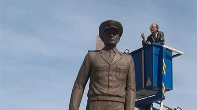 أول صورة لتمثال عبد المنعم رياض الجديد بميدان الشهداء في بورسعيد