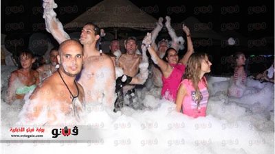 بالصور.. 800 سائح يشاركون في احتفالات أكتوبر بشرم الشيخ