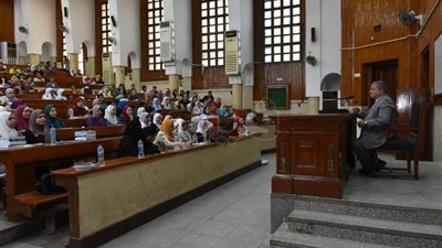 انتظام الدراسة بجامعة القاهرة