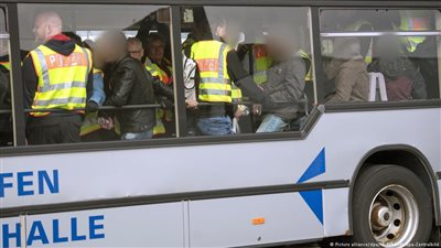 ألمانيا ترحل لاجئين مصريين وتضارب كبير في الأرقام حول عددهم