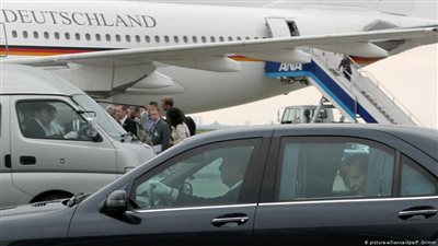 جدل واسع في ألمانيا بسبب سفر ميركل ووزيرة دفاعها في طائرتين منفصلتين