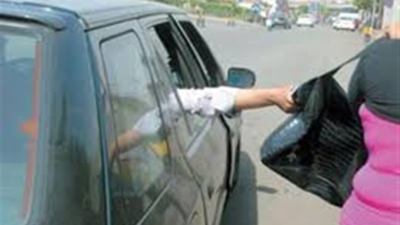 خطف حقائب السيدات