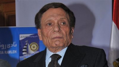 إخلاء سبيل عامل ألوميتال تسلل لفيلا الفنان عادل إمام