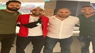 كهربا ينشر صورة مع مؤمن زكريا وجنش: 