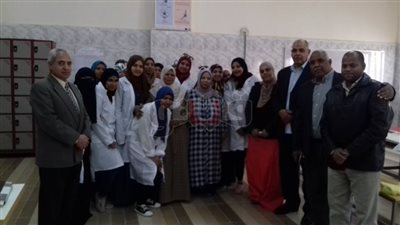 وكيل وزارة قوي السويس يتفقد مركز تدريب الكفالة الإنتاجية (صور)