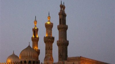 طلاب العلم يتوافدون على الجامع الأزهر في العشر الأواخر من رمضان