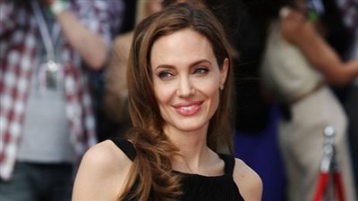 تزايد عدد النساء اللاتي يطلبن استئصال الثديين تأثرًا بإنجلينا جولي