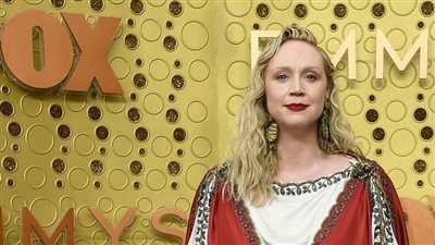 جويندولين كريستي تثير الجدل بإطلالتها في حفل الإيمي (صور)