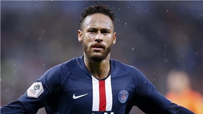 هيريرا: نيمار يستحق الفوز بالكرة الذهبية