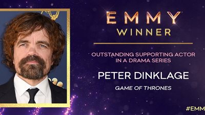 بيتر دينكليدج يفوز بجائزة أفضل ممثل مساعد بمسلسل درامي في حفل الإيمي