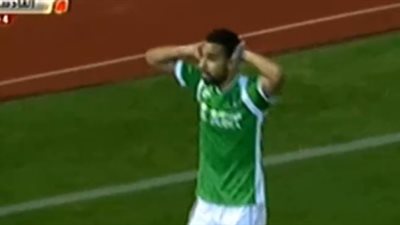 مؤمن زكريا يشارك في فوز الأهلي أمام القادسية 1/0 (فيديو)