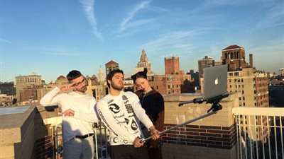 آبل تطلق عصا سيلفى لأجهزة ماك