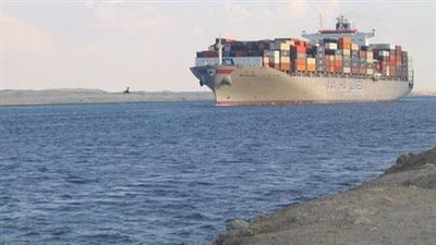 45 سفينة تعبر قناة السويس بحمولات 2.3 مليون طن