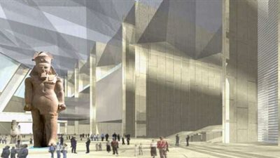 عمود الملك مرنبتاح يستقر في مكان عرضه الدائم اليوم بالمتحف الكبير