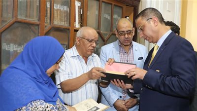 محافظ سوهاج يتواصل مع وزيري الآثار والثقافة لتطوير مكتبة الطهطاوي