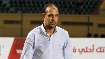 عماد النحاس يحاضر لاعبي المقاولون استعدادا لسموحة