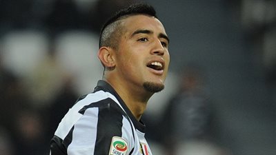 «فيدال»: تلقيت عرضين من مانشستر يونايتد وريـال مدريد