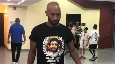 لاعبو الزمالك يرتدون تيشيرت الطفل أدهم الكيكي